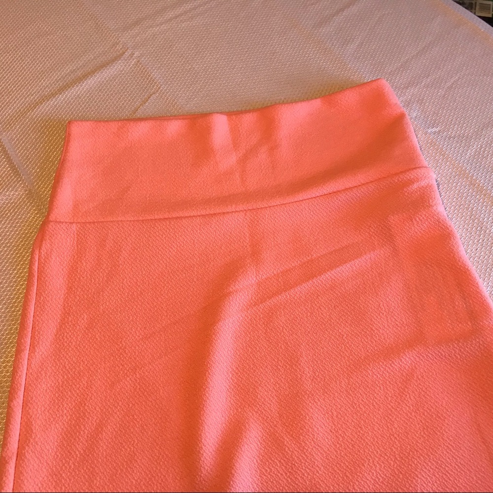 Urban Coco Pink Pencil Skirt Size Small - Picture 8 of 8